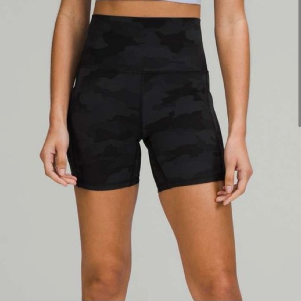 Lululemon Black Camo Align Biker Short 6 “ Size 6